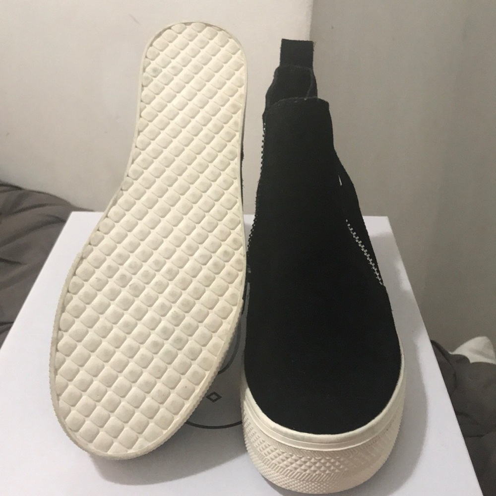 Steve Madden - size 6 in women